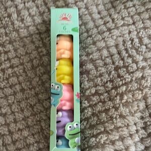 Colorful Frog Stacking highlighter markers